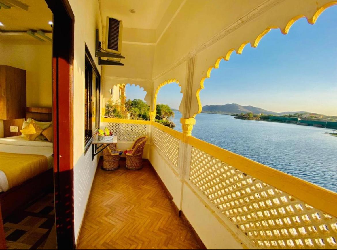 אודייפור Vallabhgarh A Lake Facing Balcony מראה חיצוני תמונה