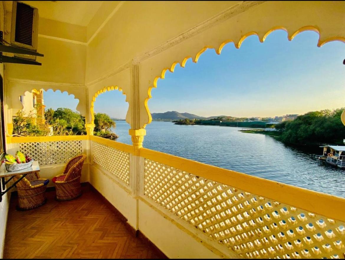 אודייפור Vallabhgarh A Lake Facing Balcony מראה חיצוני תמונה